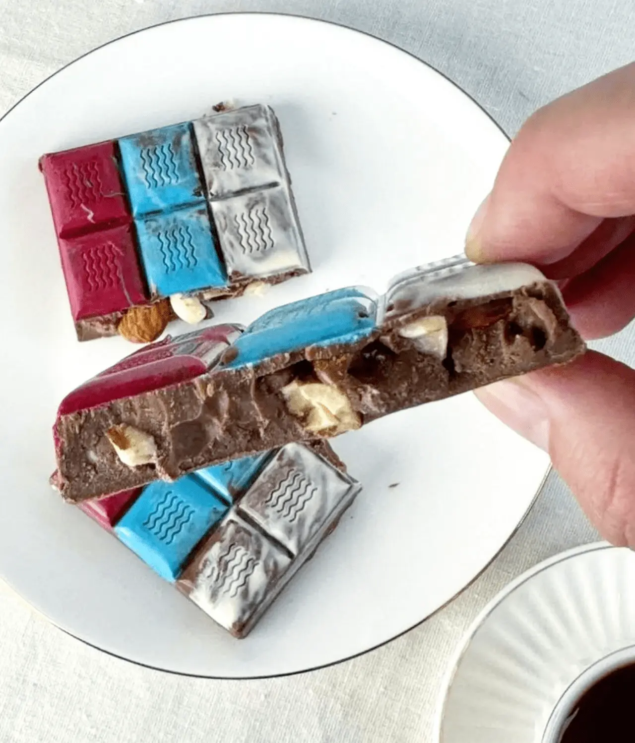 ШОКОЛАД МОЛОЧНЫЙ С ОРЕХОМ И ПЕРЦЕМ — изображение 2